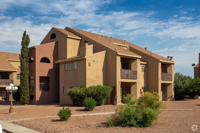 Desert Pointe