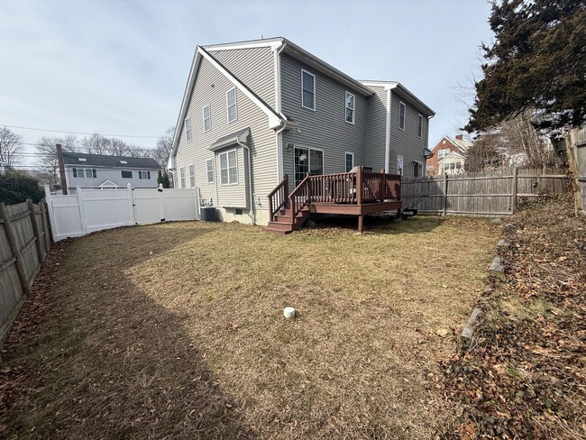 Building Photo - 34 Bingham Ave