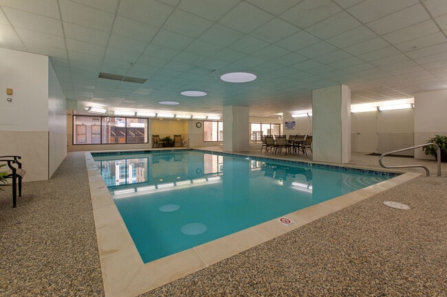 Building Photo - 44 W Broadway Unit 302S