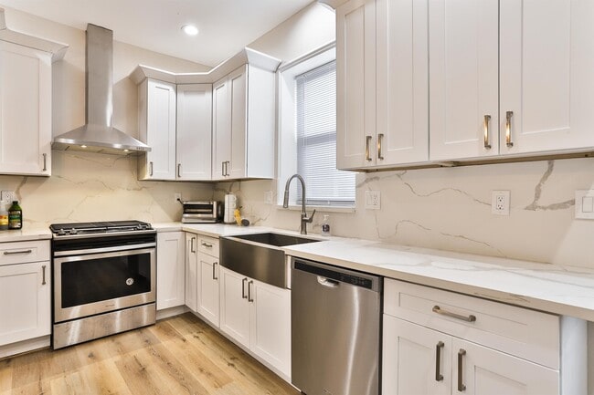 Photo - 6105 Waterman Blvd Unit 6105