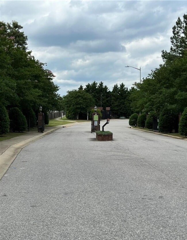 Photo - 1248 Braybrooke Pl
