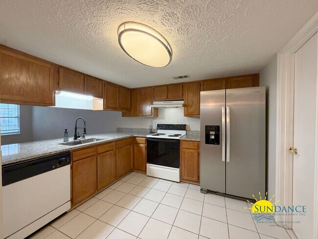 Photo - Gorgeous 2 Story Townhome in Fort Walton Beach!