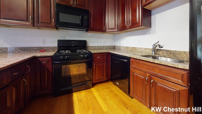 Building Photo - 10 Cherokee St Unit #1