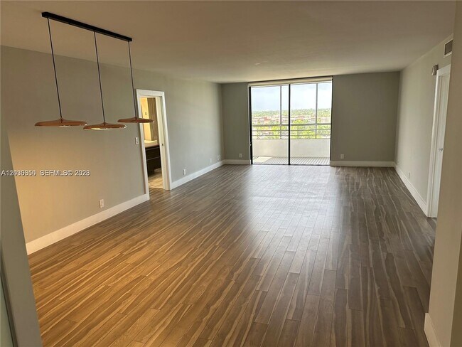 Building Photo - 600 Three Islands Blvd