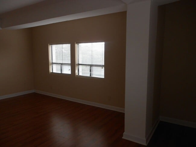 Photo - Cozy 2 Bedroom Apartment - Walk to UGA Campus! Unit 604