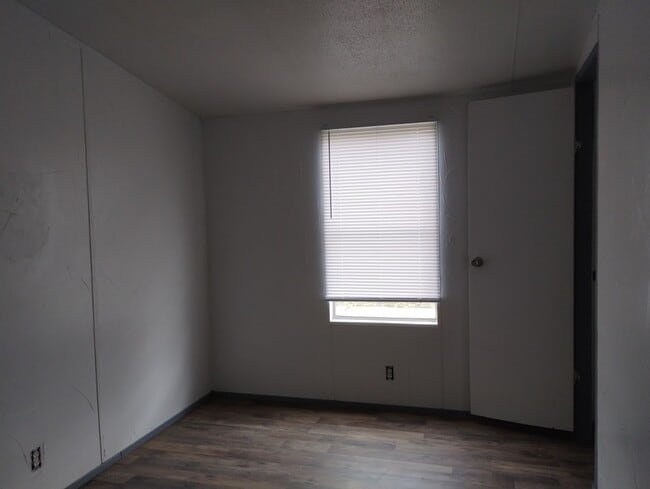 Photo - 209 S Avenue