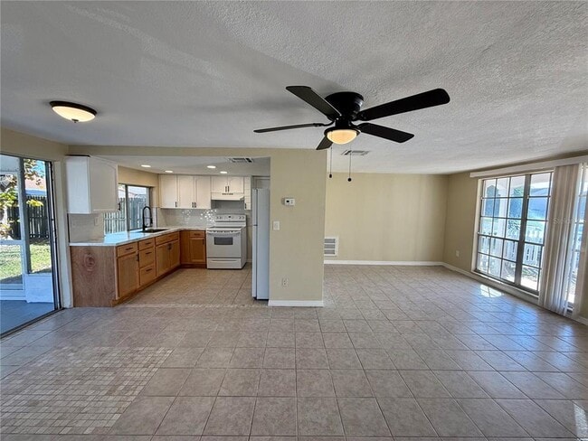 Photo - 3931 Claremont Dr