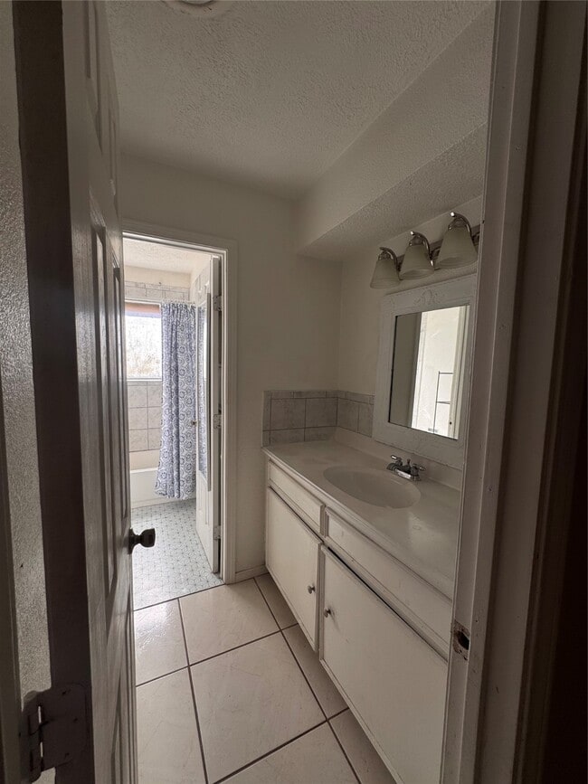 Photo - 228 Meadowlawn St