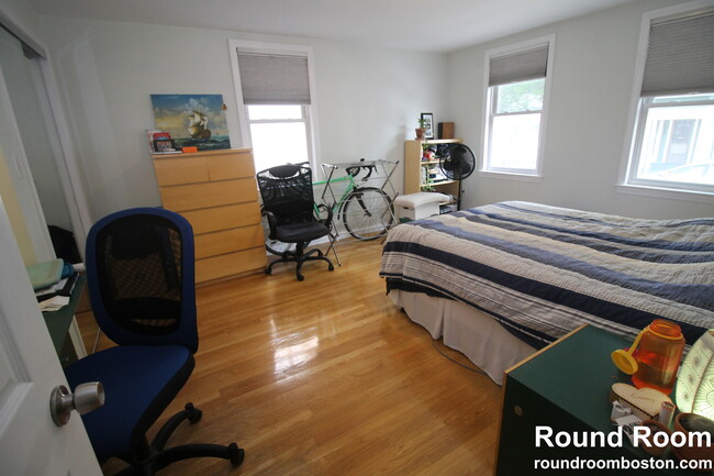Building Photo - 89 Spring St Unit 1 Rental