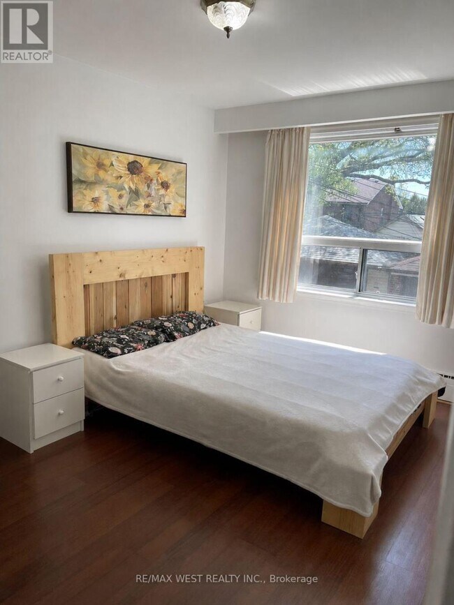 Photo - 45 Clovelly Ave Unit 2