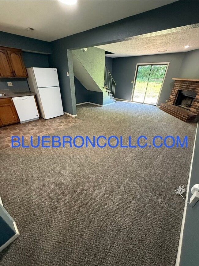 Photo - This one will go fast, marvelous 3 bedroom for great price in Lee's Summit