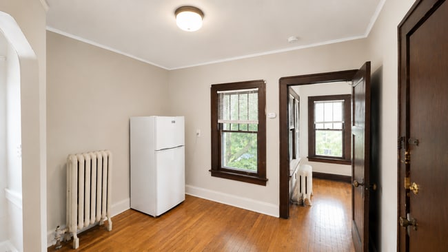 Photo - 1027-1027 Jenifer St Unit 3E