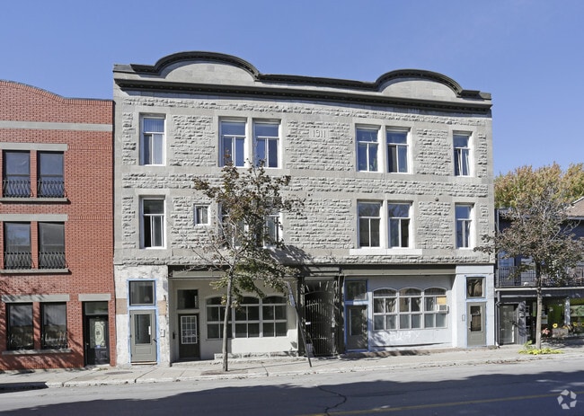Building Photo - 3237-3245 Sainte-Catherine Rue E