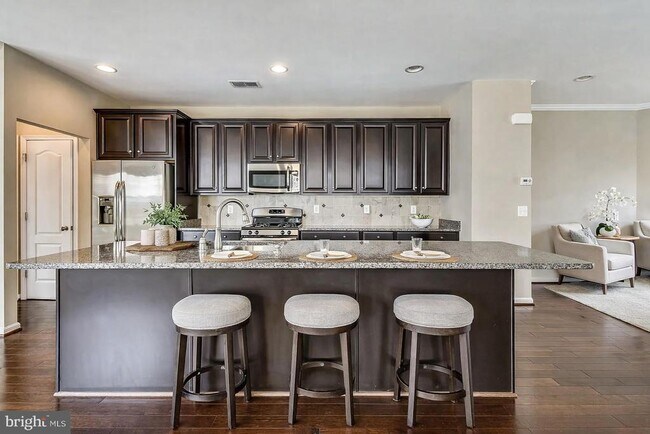 Photo - 21771 Harroun Terrace