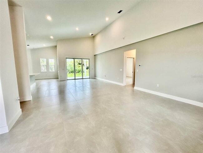 Photo - 8181 Tecumseh Cir