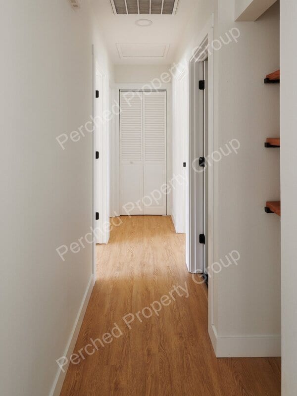Photo - 1135 NE Holland St