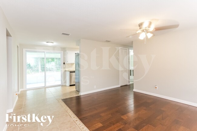 Photo - 447 W Clermont Dr