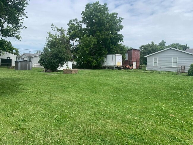 Photo - 807 Force Ave