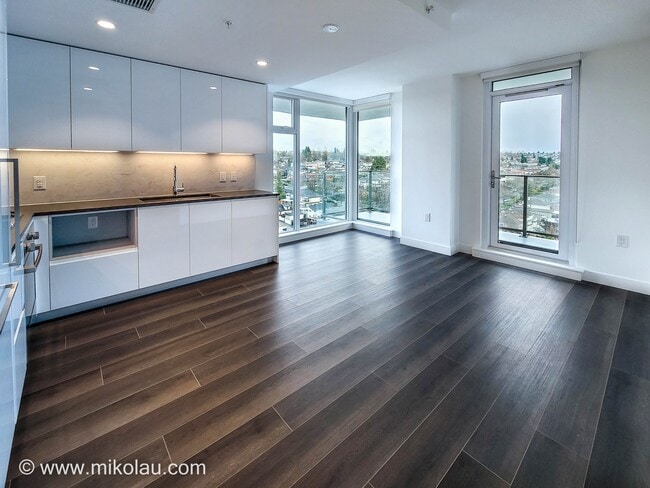 Photo - 8181 Chester St