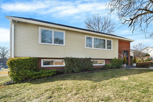 Photo - 5119 Niagara Pl Unit Basement