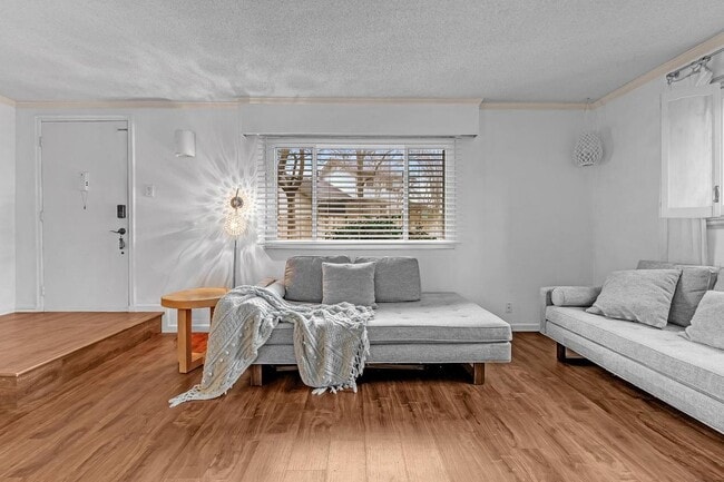 Photo - 6687 Greenback Ln