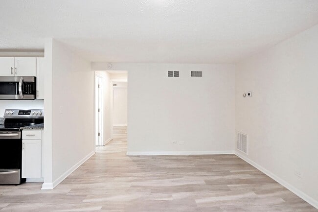 Photo - Student & Dog-Friendly Apartment Near UVA & Downtown Unidad Rock Creek RD 616 #B