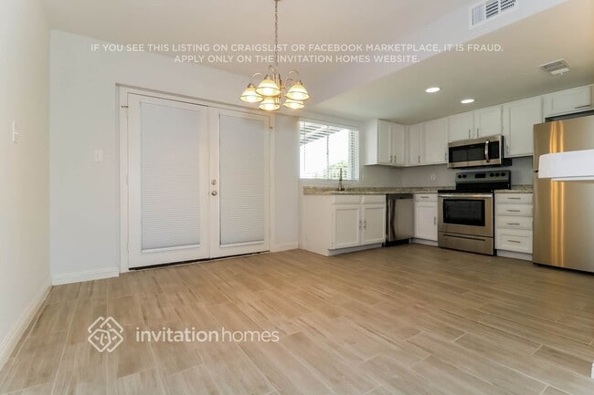 Photo - 8929 W Devonshire Ave