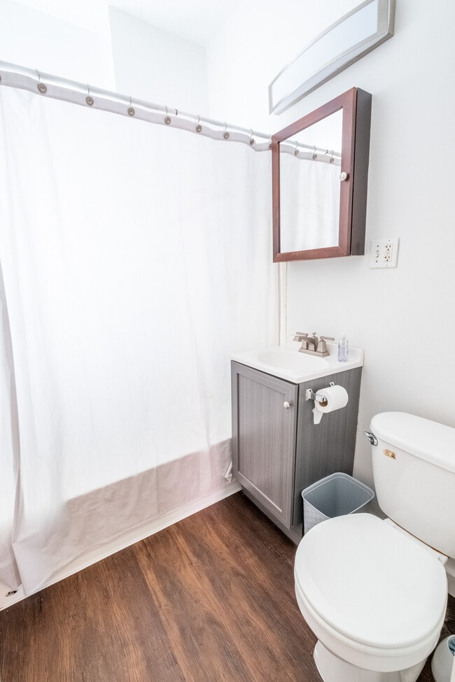 Photo - 715 Union Ave SE Unidad 717