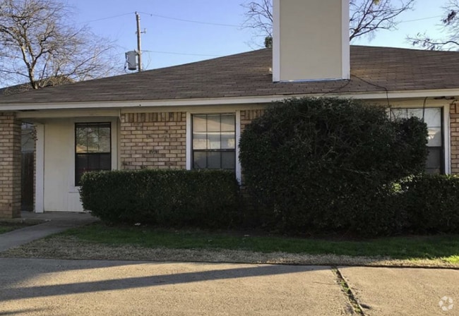 Building Photo - 815 N Mesquite St Rental