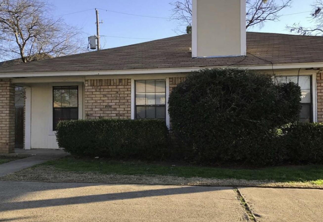 Photo - 815 N Mesquite St Townhome