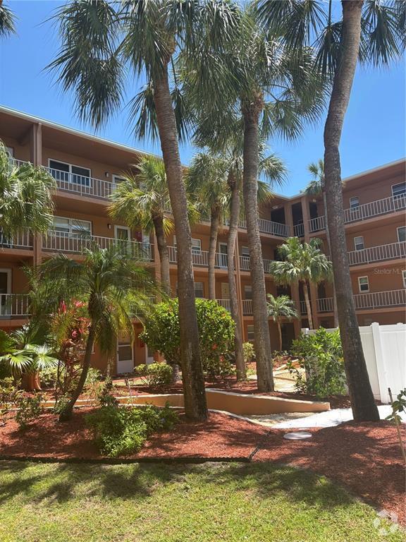 Building Photo - 12760 Indian Rocks Rd Unit 1102 Rental