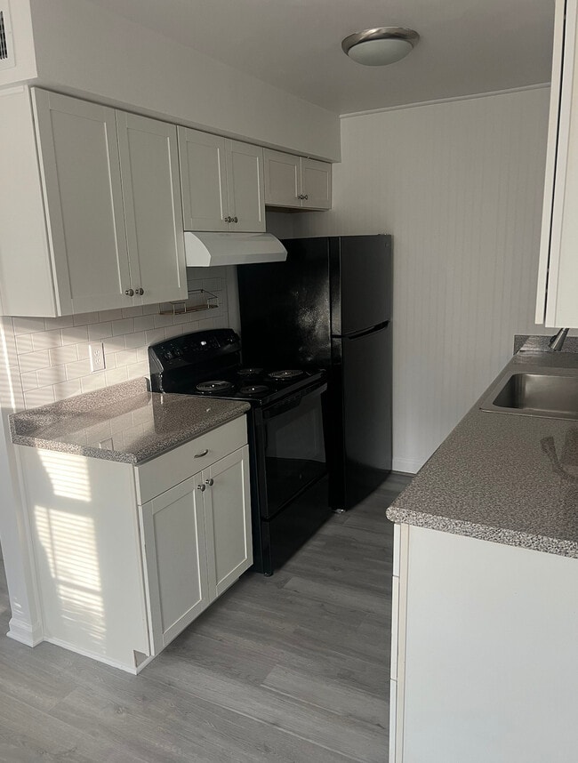 Renovated Units In The VIBE District!