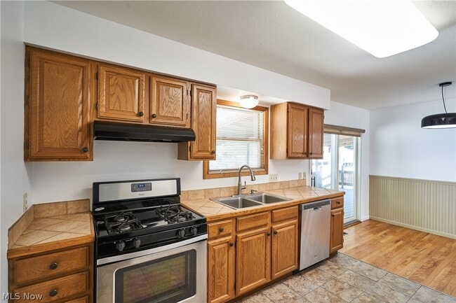 Photo - 1056 Endicott Dr