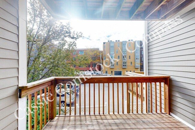 Private deck (off living area) - 111 W 8th St Unit 2-10