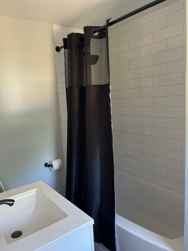 Photo - 23 Ochsner Pl Unit 1