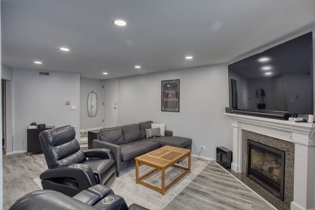 Photo - 1732 Harrow Ct Unit D