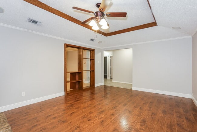 Photo - 7212 Elderberry Ln
