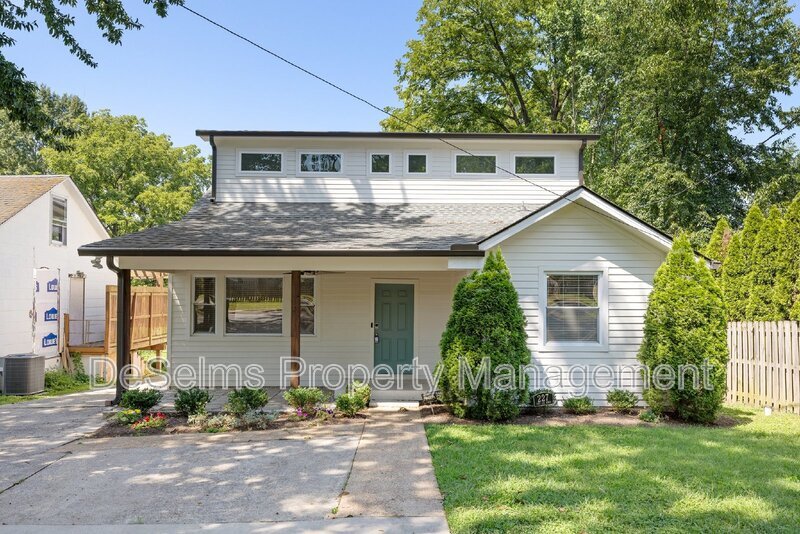 Photo - 227 A 53rd Avenue North