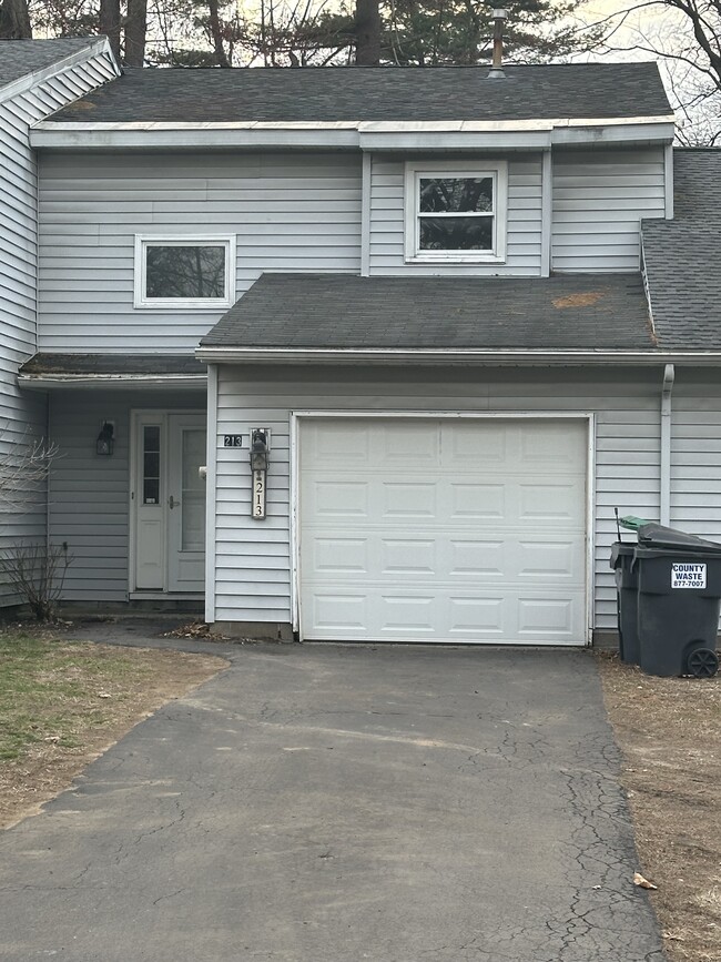 Building Photo - 213 Tallow Wood Dr Rental
