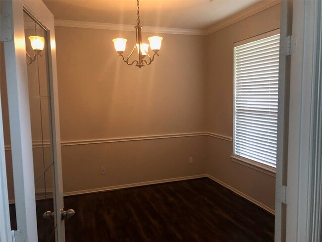 Photo - 210 Briar Trace Ln