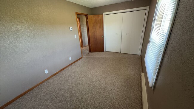 W4919 Pine Ave Unit B