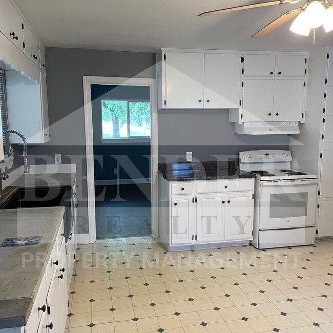 Photo - BRICK RANCH HOME IN THE CITY