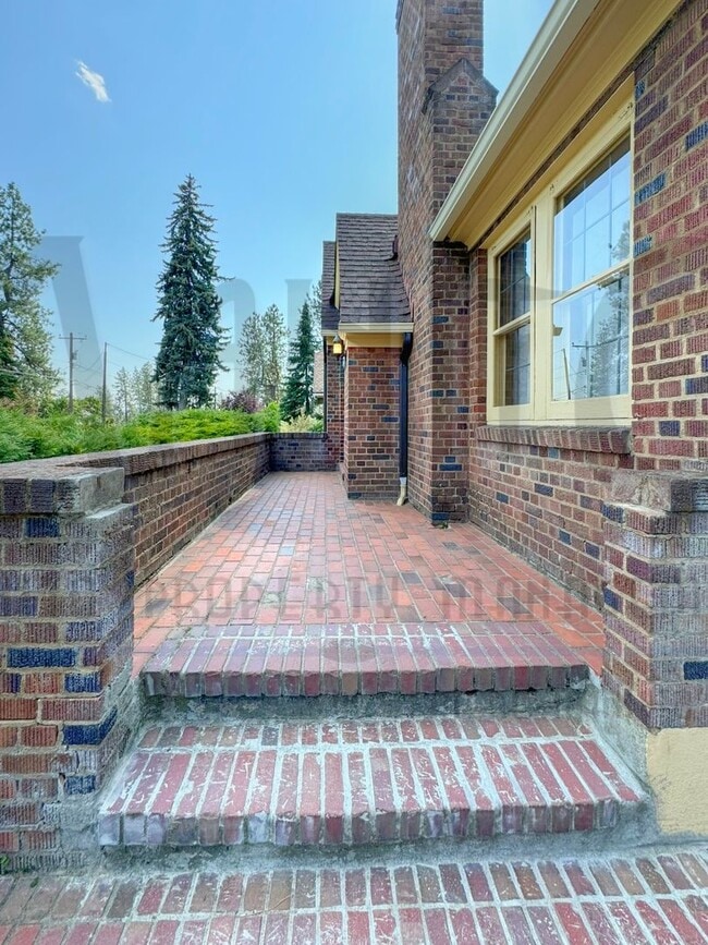 Photo - **COMING SOON** Beautiful Down River Brick Bungalow with River Views