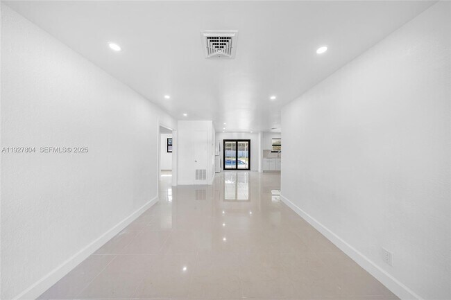 Photo - 2318 Scott St