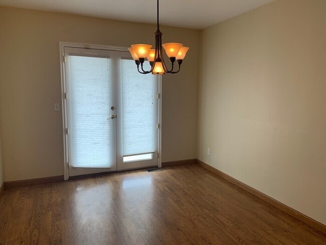Photo - Spacious Sandy 3 Bedroom!