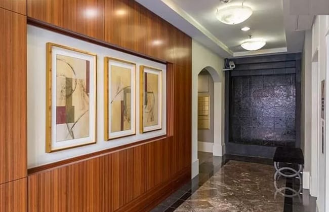 Photo - 989 Franklin St