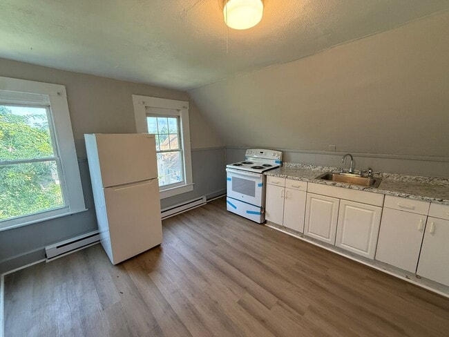 Photo - 48-50 Acushnet Ave Unit 50 Acushnet Ave - 3rd Floor