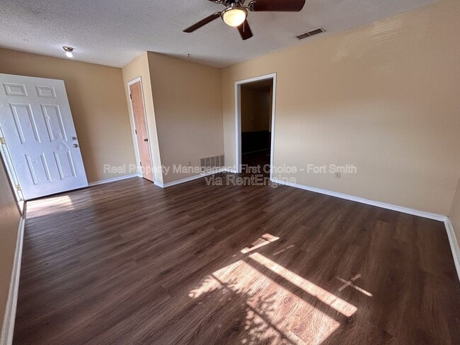 Photo - 1112 Tancred St