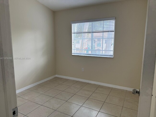 Photo - 2930 SE 12th Rd Unit 206-31