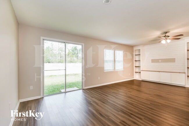 Photo - 205 Orient Dr